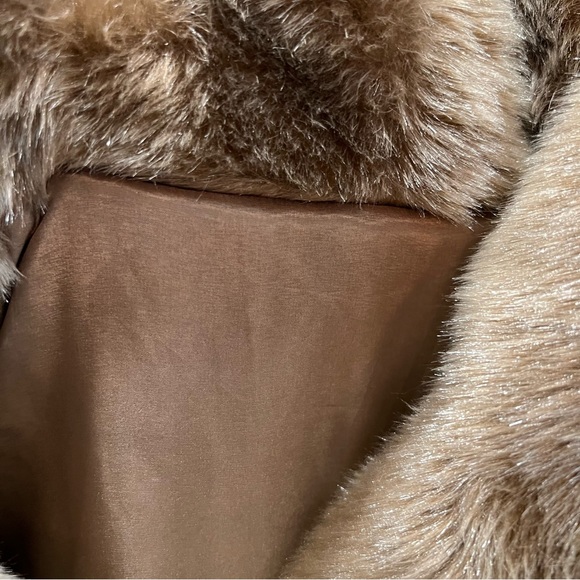 Vintage Faux Fur Coat Brown Largr Collar Faux Leather Buttons Womens  Size Med - Picture 9 of 10